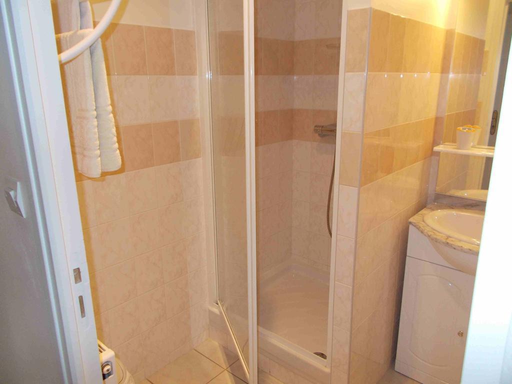La Bourgade Bed & Breakfast Estreelles Ruang foto