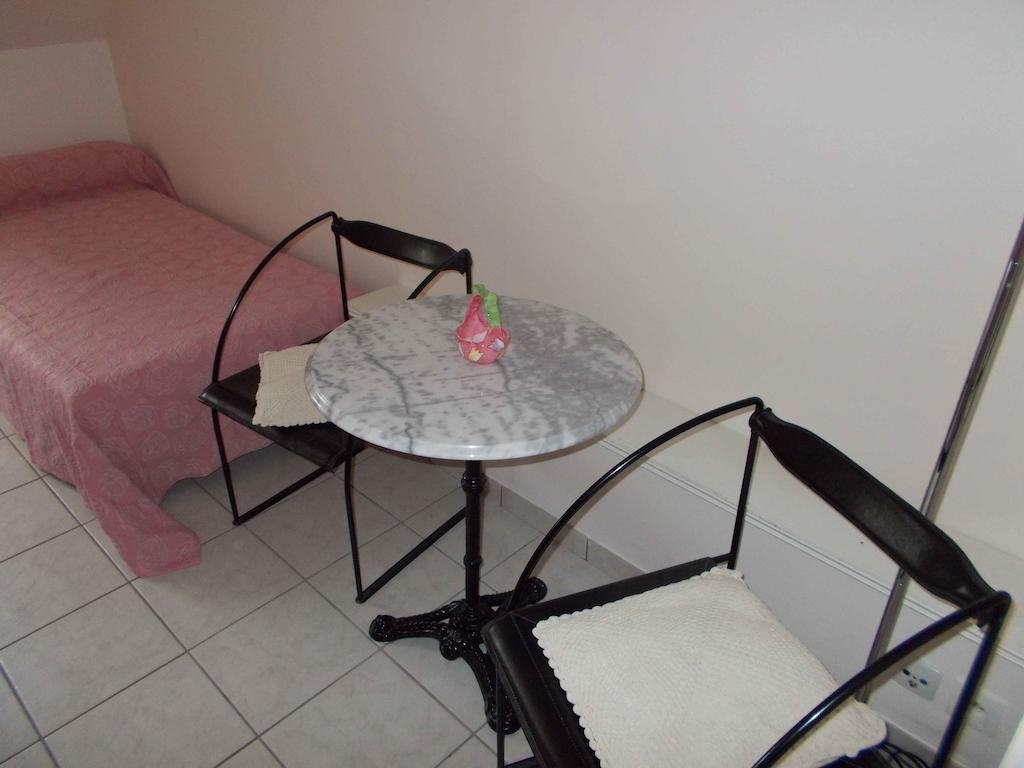 La Bourgade Bed & Breakfast Estreelles Ruang foto